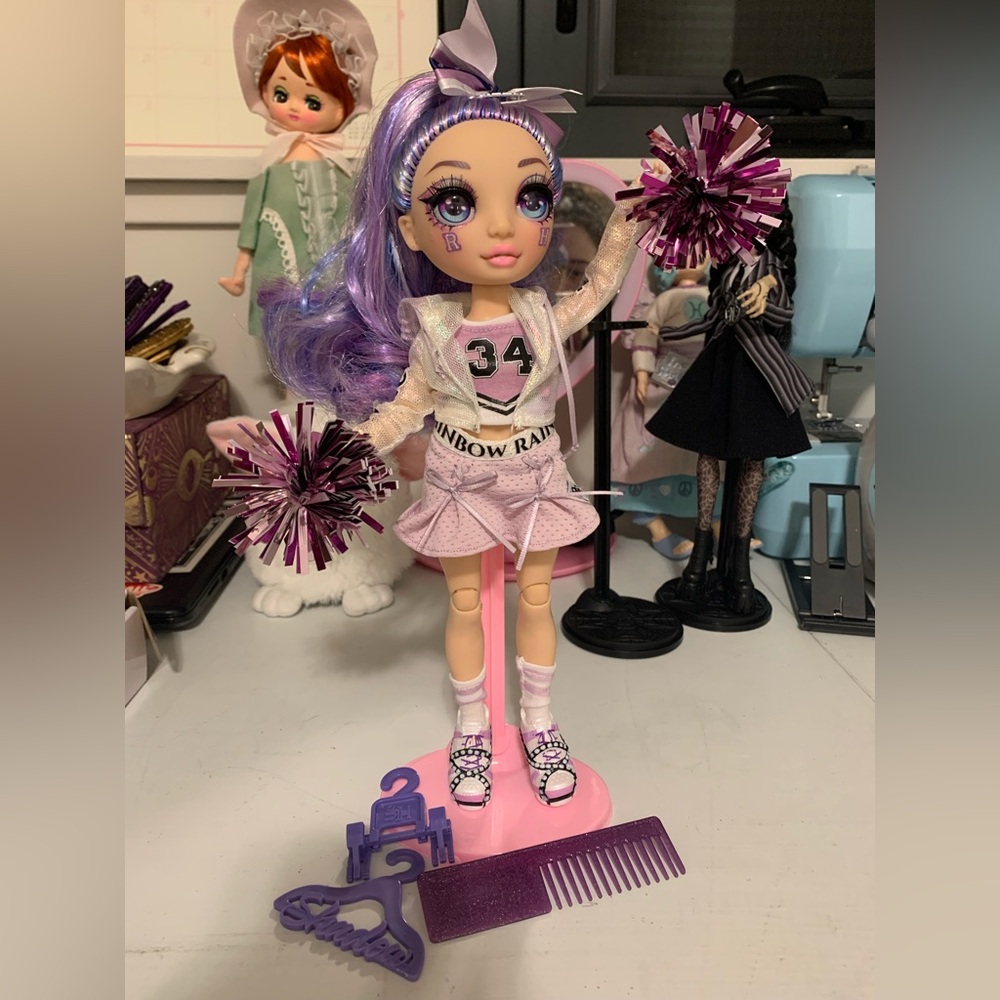 Rainbow High Violet Cheerleader